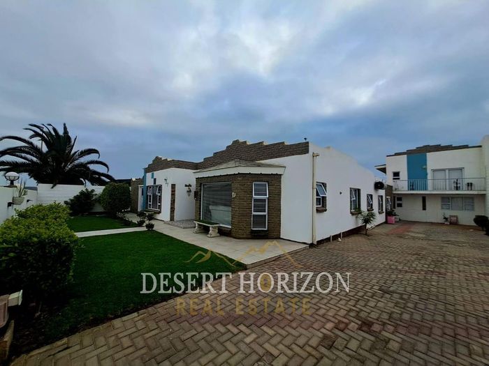 Property #2562777, House For Sale in Tamariskia