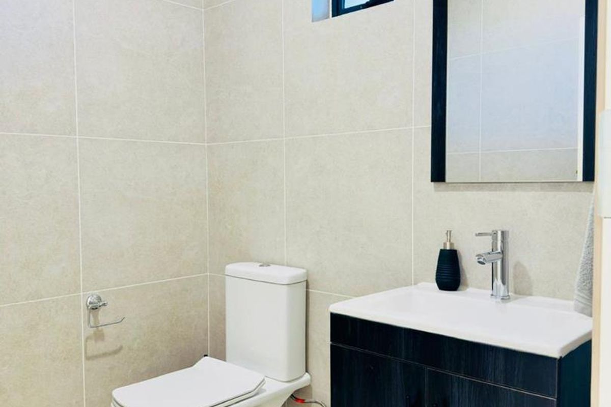 Modern 3 Bedroom/Bathroom for Sale - Photo 3