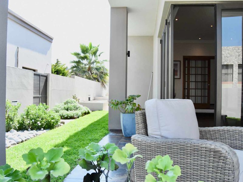 Spacious 4-Bedroom Family Home with Boma & Jacuzzi in prime location - Photo 7