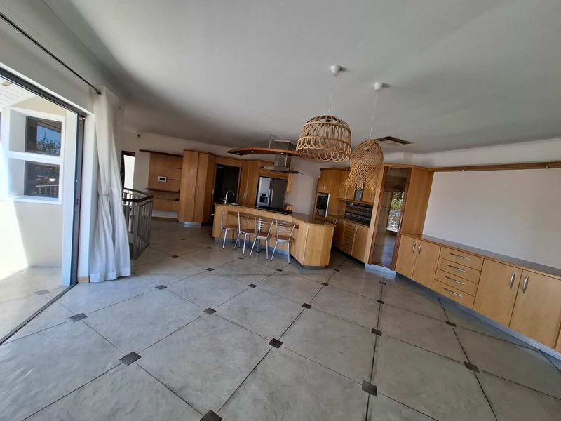 A Stately Home with Breathtaking Views - Photo 3