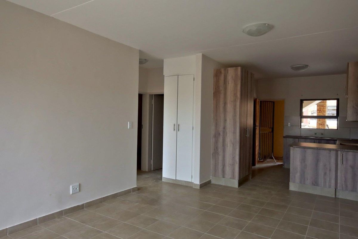 2 Bedroom/ 1 Bath/ 1 Carport / 1st Floor Unit. - Photo 3