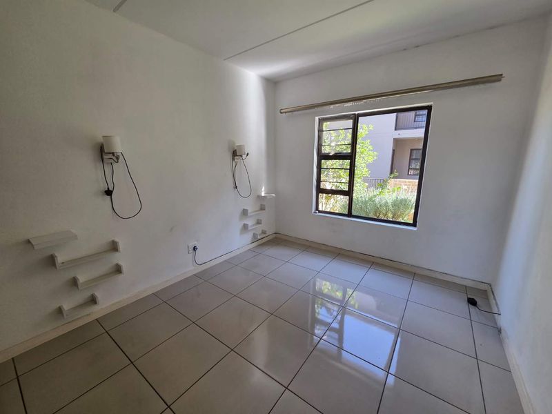 Secure 2-Bedroom Garden Unit – Pet-Friendly - Photo 6