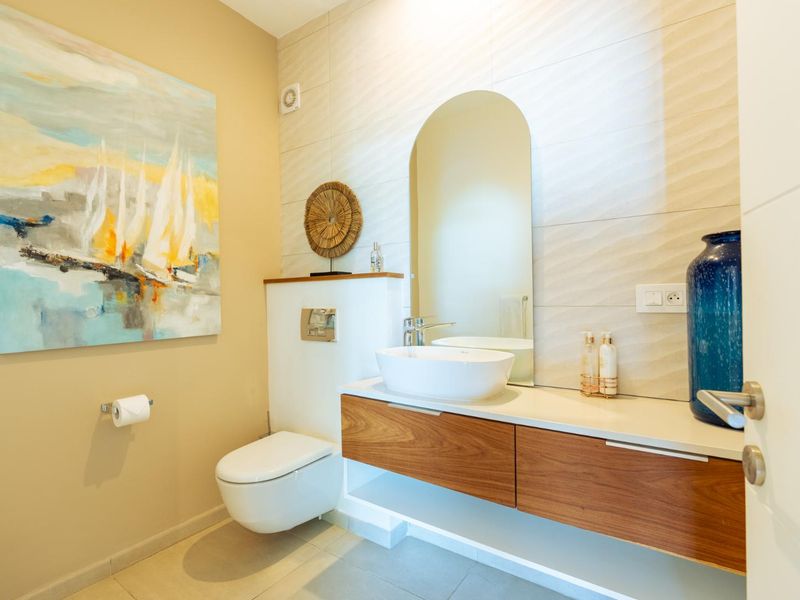 Elevated Coastal Living with Iconic Island Views - Photo 4