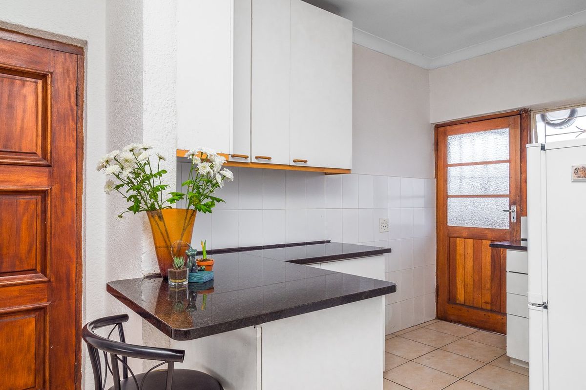 2 Bed Apartment For Sale in Kenilworth Upper | MyProperty Africa