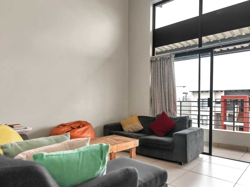 IMMACULATE 1 BEDROOM APARTMENT FOR SALE IN FOURWAYS - Photo 3