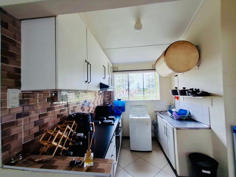 Affordable Neat Unit - Photo 10