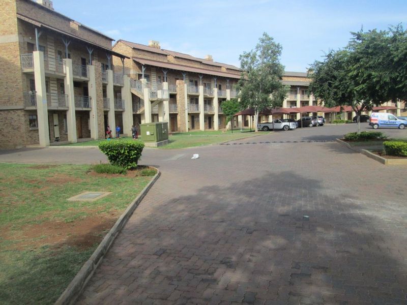 BACHELOR FLAT TO RENT IN KARENPARK - Photo 3