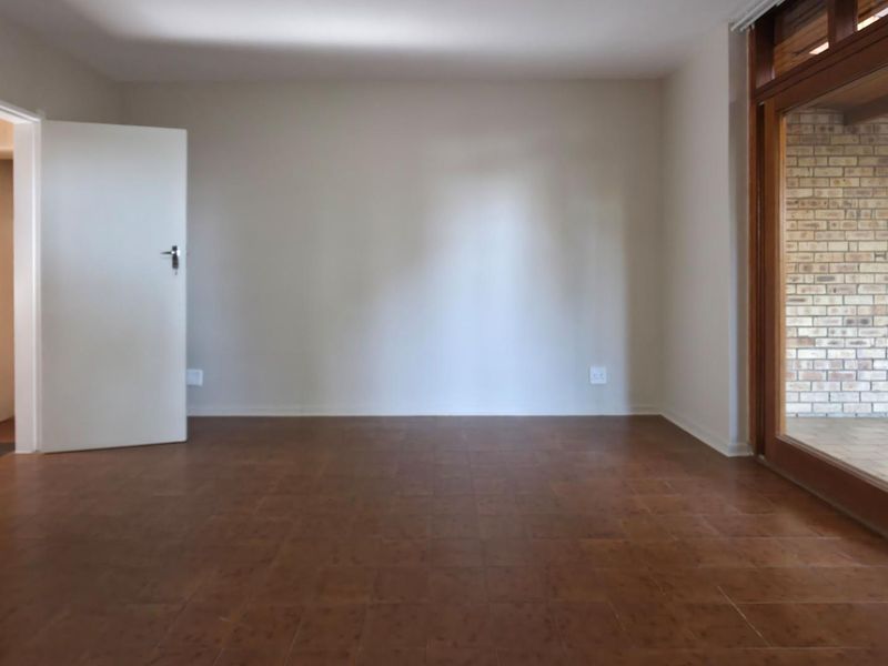 Refurbished Spacious 3 Bedroom Duplex Sandton Townhouses With Private Garden - Photo 5