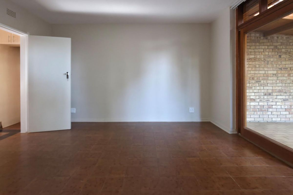 Refurbished Spacious 3 Bedroom Duplex Sandton Townhouses With Private Garden - Photo 5