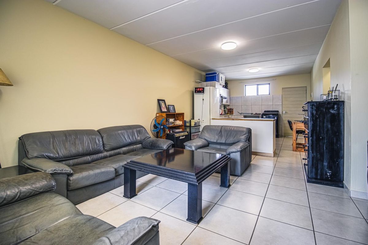 “Secure returns. Prime location. Immediate income.” - Photo 4