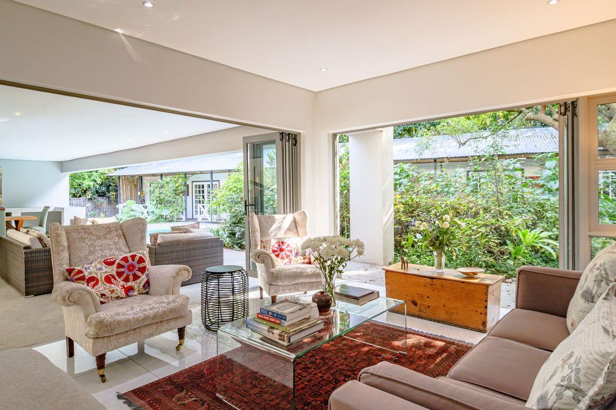 3 bedroom fully furnished home in Benmore Gardens - Photo 3