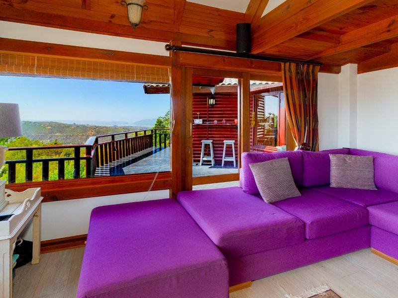 Perched Above the Rest: Modern Luxury with Panoramic Eagle Views - Photo 9