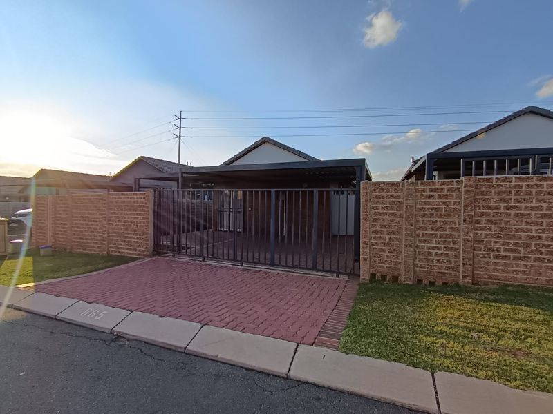 Modern 2-Bedroom Home for Sale in Parkdene Manor | R1,200,000 | Covered Parking - Photo 3