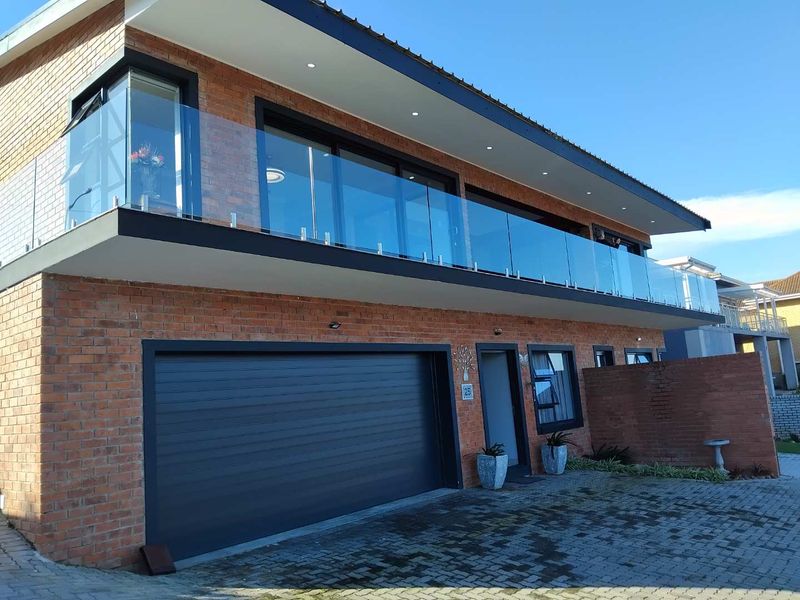 EXCEPTIONAL LOW MAINTENANCE GEM - Photo 2