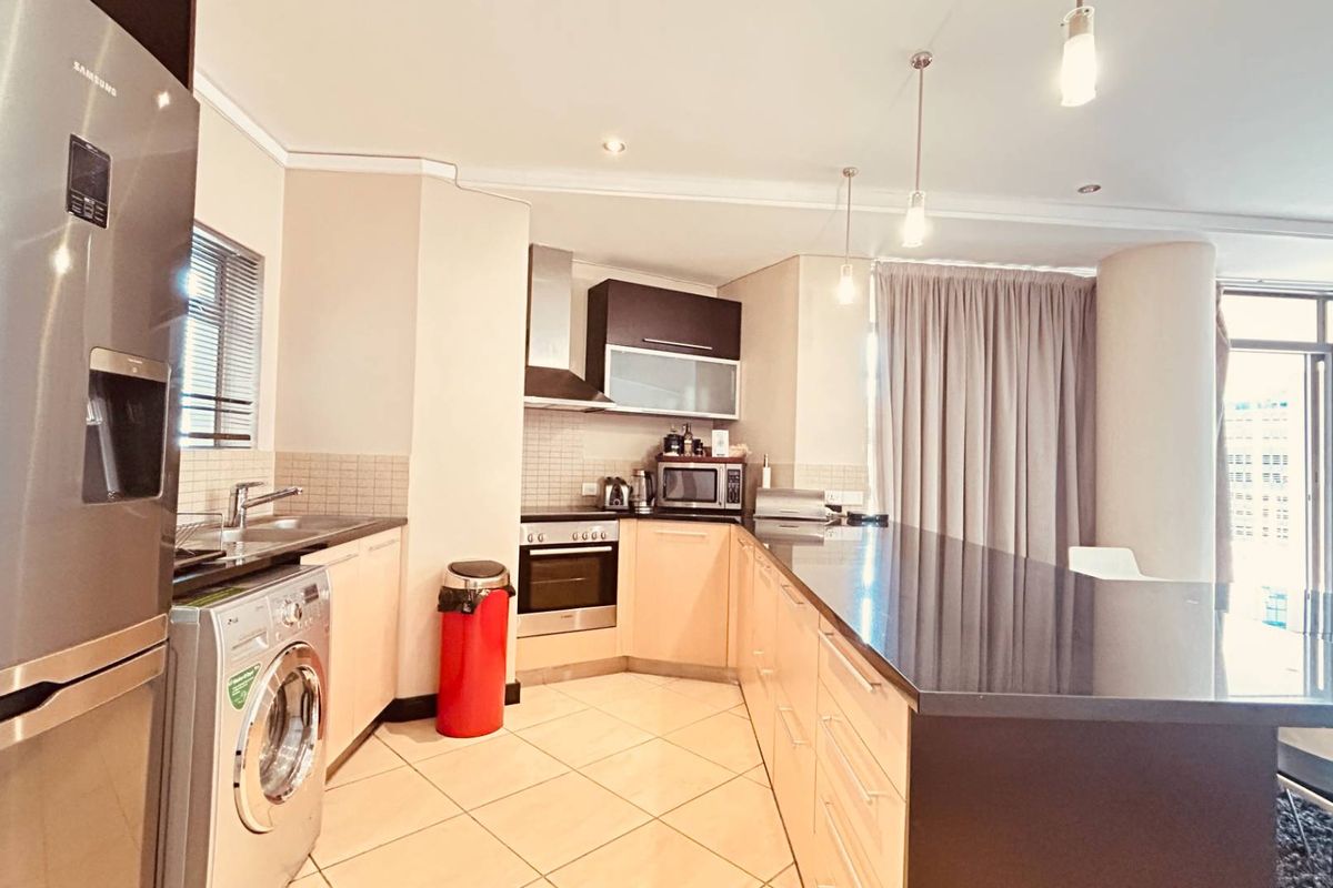 Where contemporary design meets the pulse of the city. - Photo 4