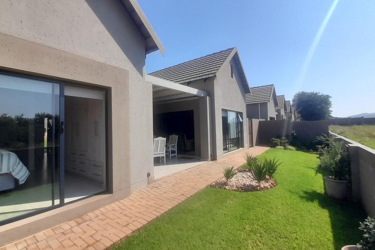 Modern convenience and natural tranquility - Photo 2