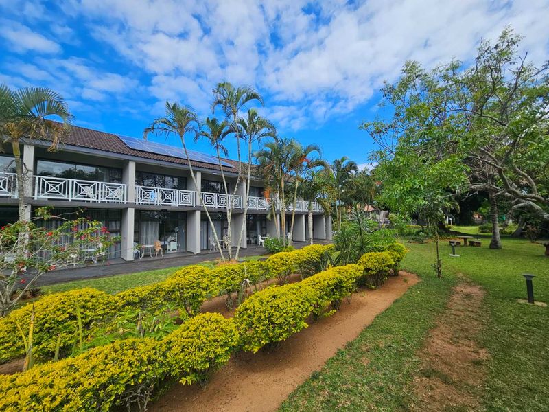 Unleash Your Coastal Business Dreams: A Prime Dual-Property Investment Opportunity in St Lucia, South Africa - Photo 4