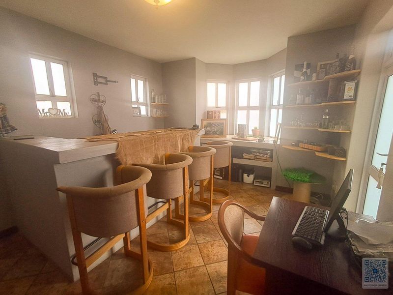 4 Bedroom House In Glen Erasmia Estate Ext 7 Kempton Park - Photo 9