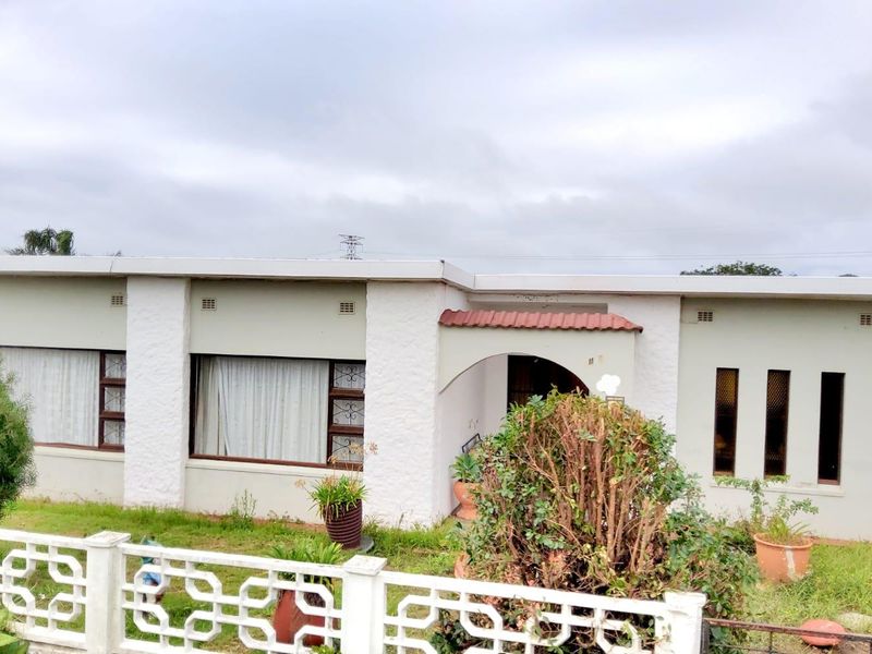 Welcome to your dream family-oriented home, with comfort and secure area - Photo 2