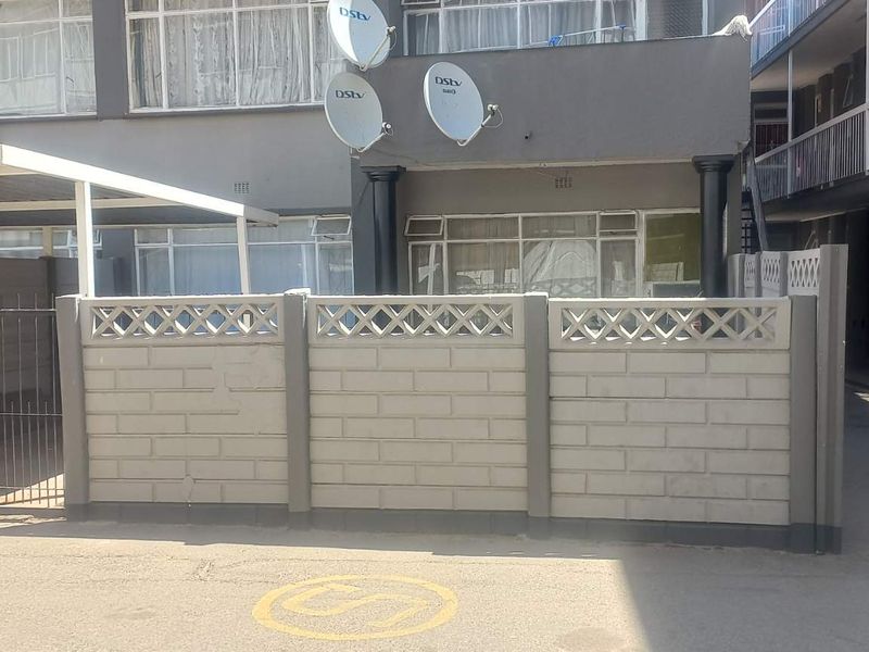 A SPACIOUS GROUND FLOOR APARTMENT - Photo 5