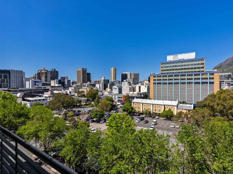 Exquisite Loft Living with Iconic Table Mountain Views - Photo 8