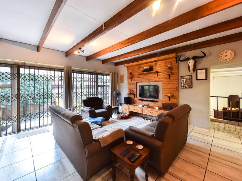 Three bedroom home with enormous one bedroom flat that is wheelchair friendly - Erasmusrand - Photo 5