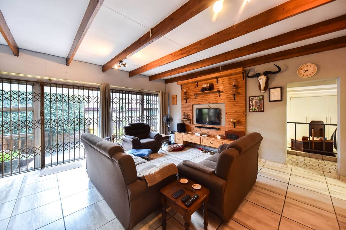Three bedroom home with enormous one bedroom flat that is wheelchair friendly - Erasmusrand - Photo 5