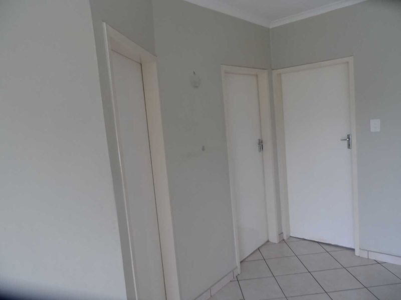 2 BEDROOM FLAT TO RENT IN PHILIP NEL PARK - Photo 9