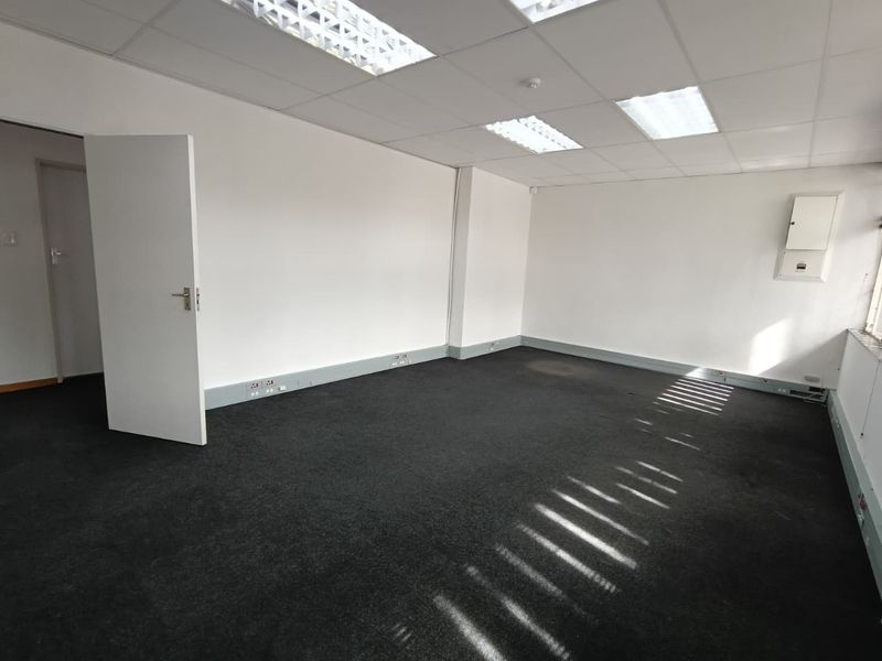 TO LET | SECURE OFFICE FACILITY – PRIME ACCESS | PROFESSIONAL SETTING - Photo 9