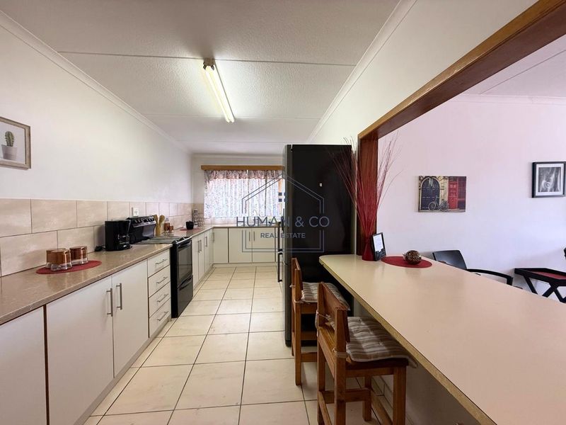 Very neat and well-maintained 3 bedroom home in Narraville; Walvis Bay - Photo 6