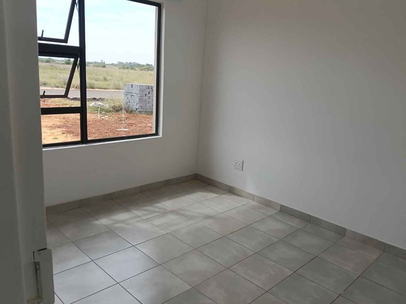 NEW DEVELOPMENTS IN CRYSTAL PARK - Photo 9