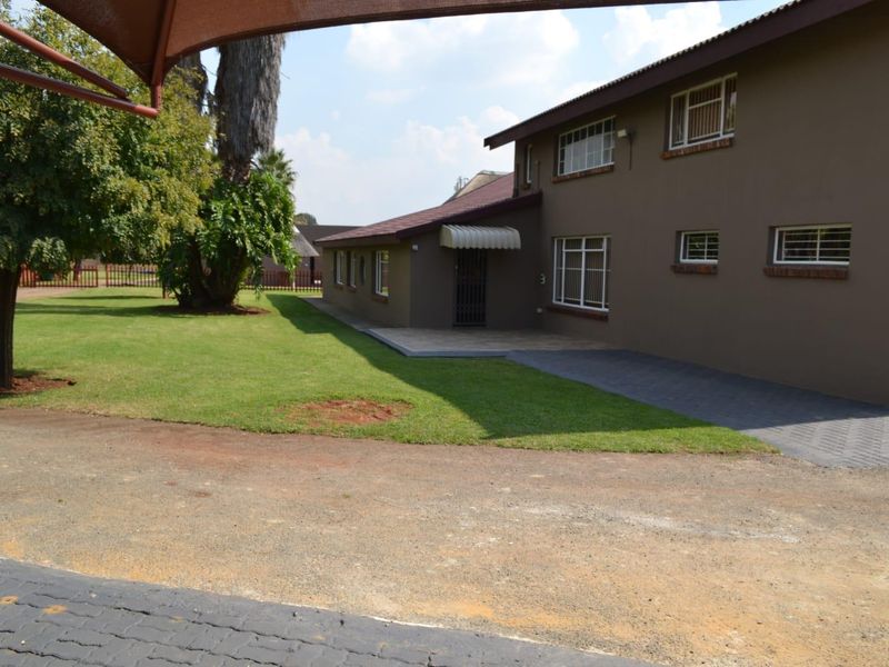 Exceptional Riverfront Smallholding in Risiville - Photo 4