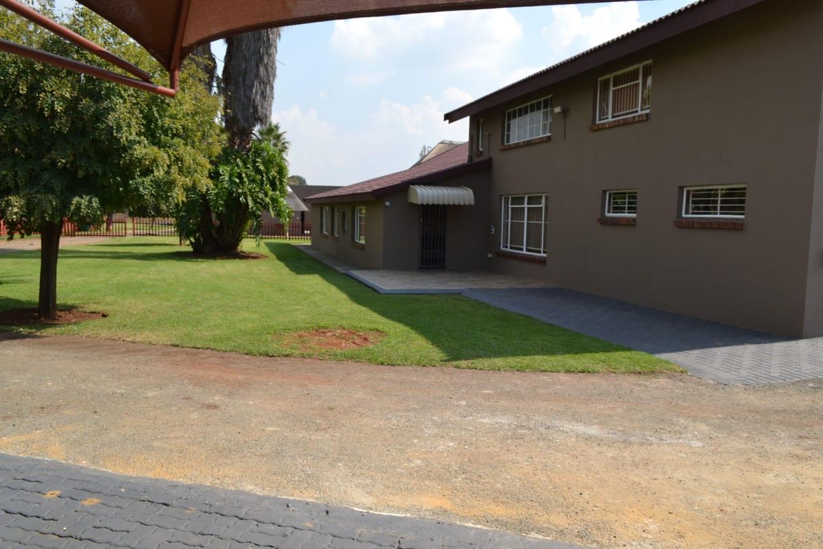 Exceptional Riverfront Smallholding in Risiville - Photo 4