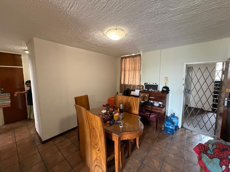 Spacious 3-Bedroom Apartment in Rietfontein for Sale - Photo 7