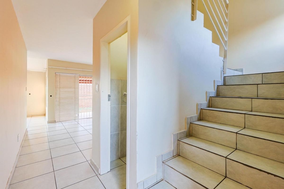 Modern 3-Bedroom Duplex in Secure Estate – Ideal for Families - Photo 4