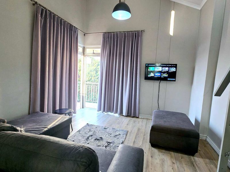 Modern Loft Apartment in a Secure Complex - Photo 4