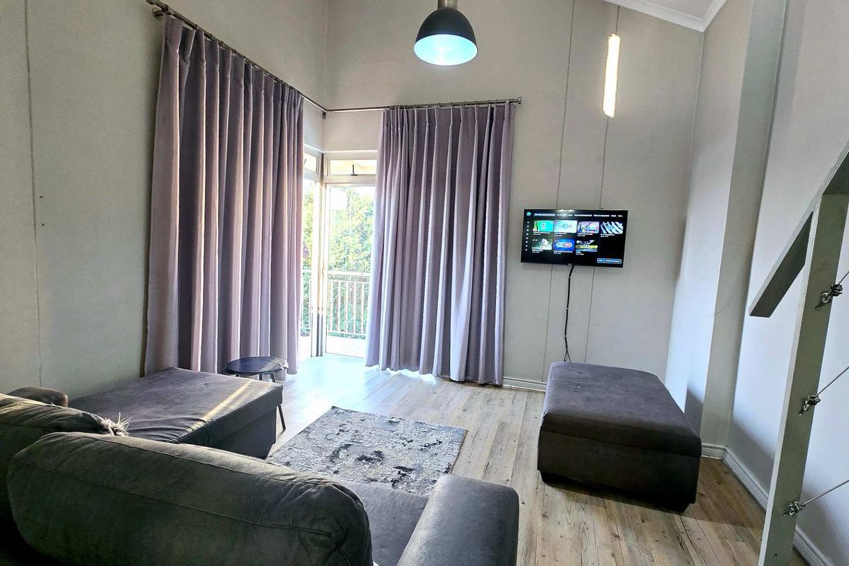 Modern Loft Apartment in a Secure Complex - Photo 4