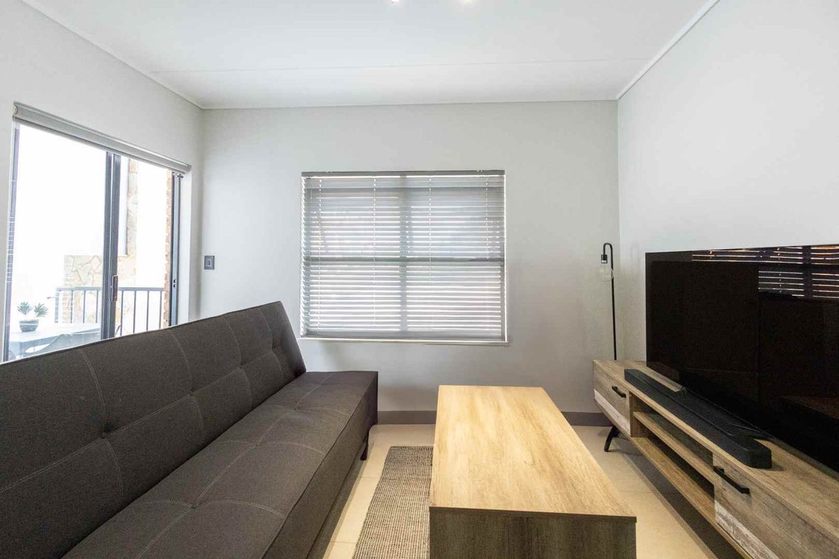 Modern 1-Bedroom Apartment in Secure Mooikloof Estate - Photo 5