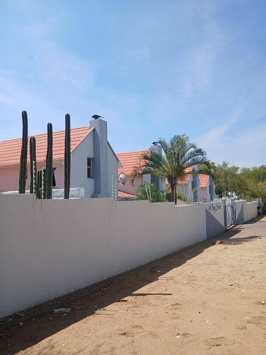Property #2562189, Townhouse For Sale in Klein Windhoek