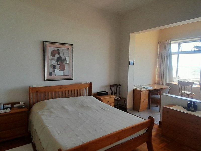 Prime Real Estate with Stunning Sea Views - Photo 5