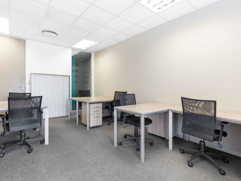 Private office space tailored to your business’ unique needs in Regus Tyger Valley, Willowbridge - Photo 4