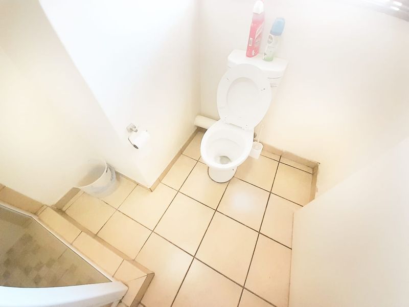 Well maintained ground floor Unit for first time home buyers - Photo 8