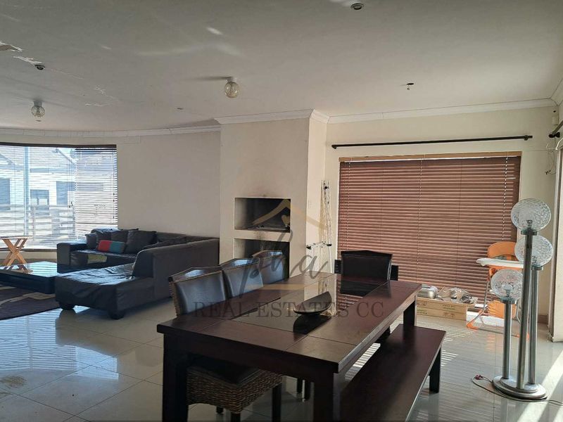 3 Bedr family home for sale in Walvis Bay, selling for N$2.5 mil - Photo 3