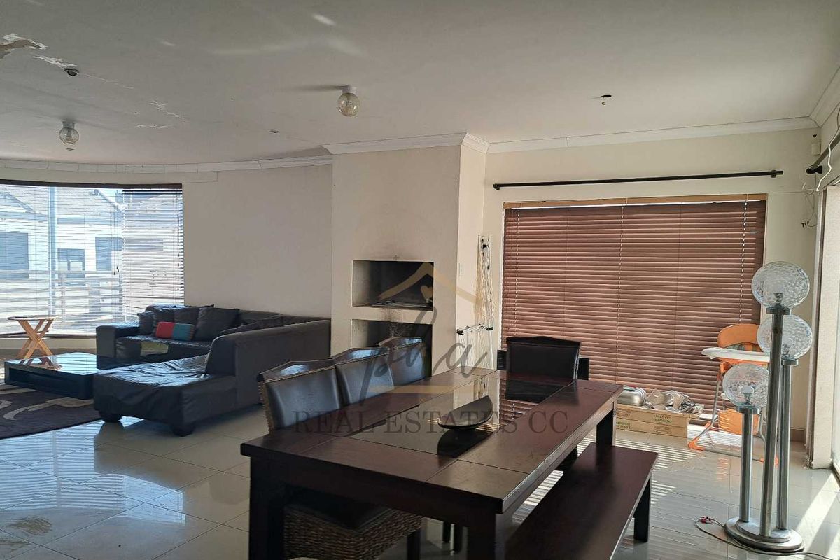 3 Bedr family home for sale in Walvis Bay, selling for N$2.5 mil - Photo 3