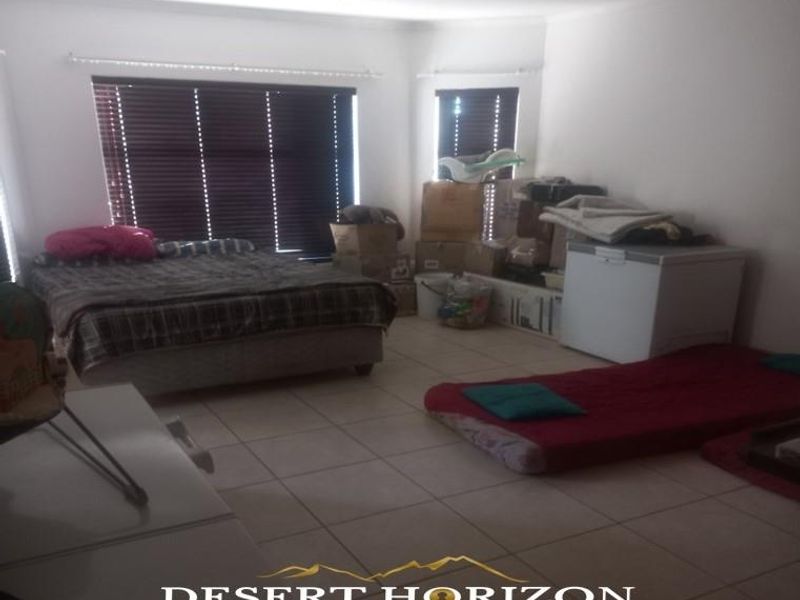 Walvisbay, Fairways Estate | Spacious 3 Bedroom House with Flat for sale - Photo 10