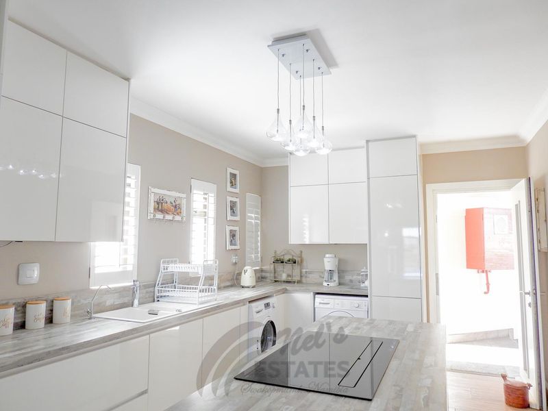 Fully Furnished Sea View Apartment For Sale in Central Swakopmund - Photo 3