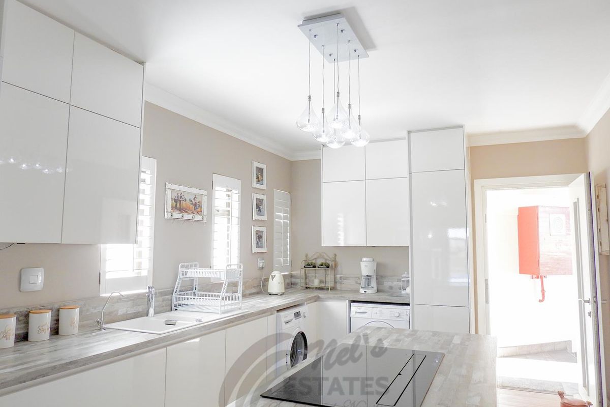 Fully Furnished Sea View Apartment For Sale in Central Swakopmund - Photo 3