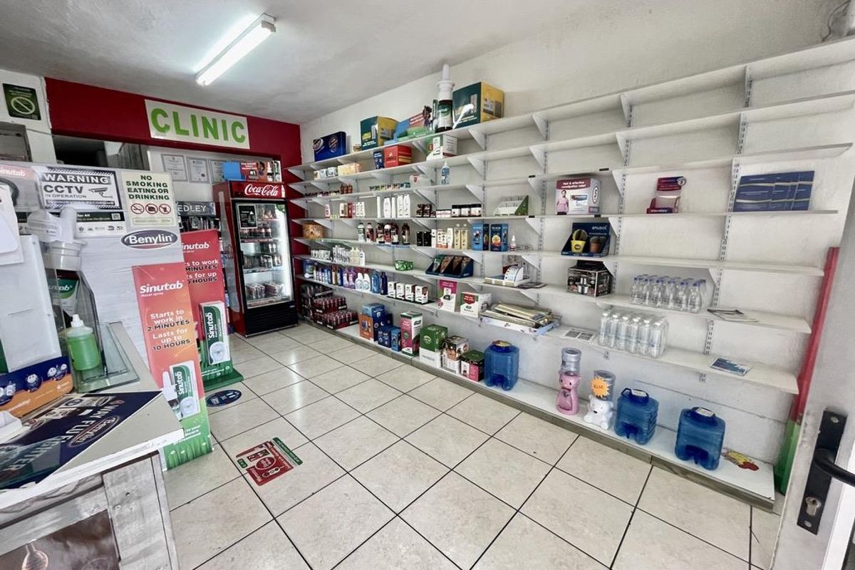 Hendra - Prime Retail Space To Let in Red Hill Shopping Centre - Photo 5