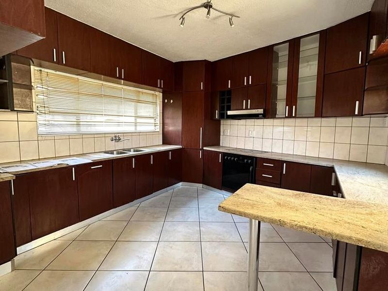 Rocky Crest- For Sale- N$2 170 000 - Photo 2