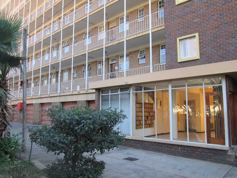 BEAUTIFUL [2] TWO BEDROOMS 89 SQM APARTMEMT FOR SALE  WITH A GOOD VIEW IN SUNNYSIDE PRETORIA - Photo 3